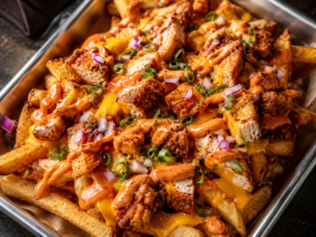 LOADED FRIES MET CRISPY CHICKEN EN SECRET SAUCE 001.