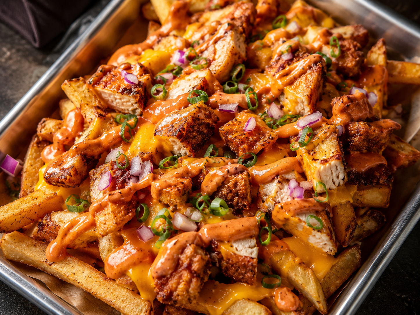 LOADED FRIES MET CRISPY CHICKEN EN SECRET SAUCE 001.
